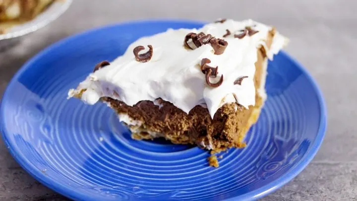 French Silk and Satin Chocolate Pie {Chocolate Lover's Pie} silk and Satin Pie