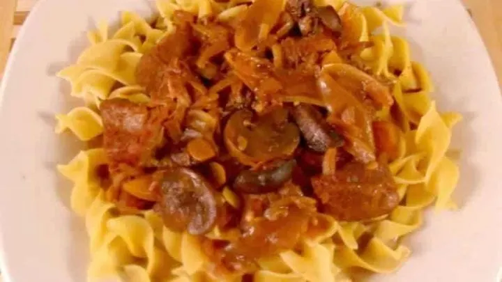 Crock Pot Beef Tips and Mushrooms Over Noodles beefmain