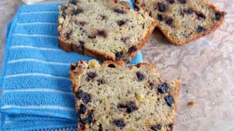 Banana Pineapple Chocolate Chip Bread {Irresistible Sweet Bread Recipe} bananapineapplechocolatechipbread