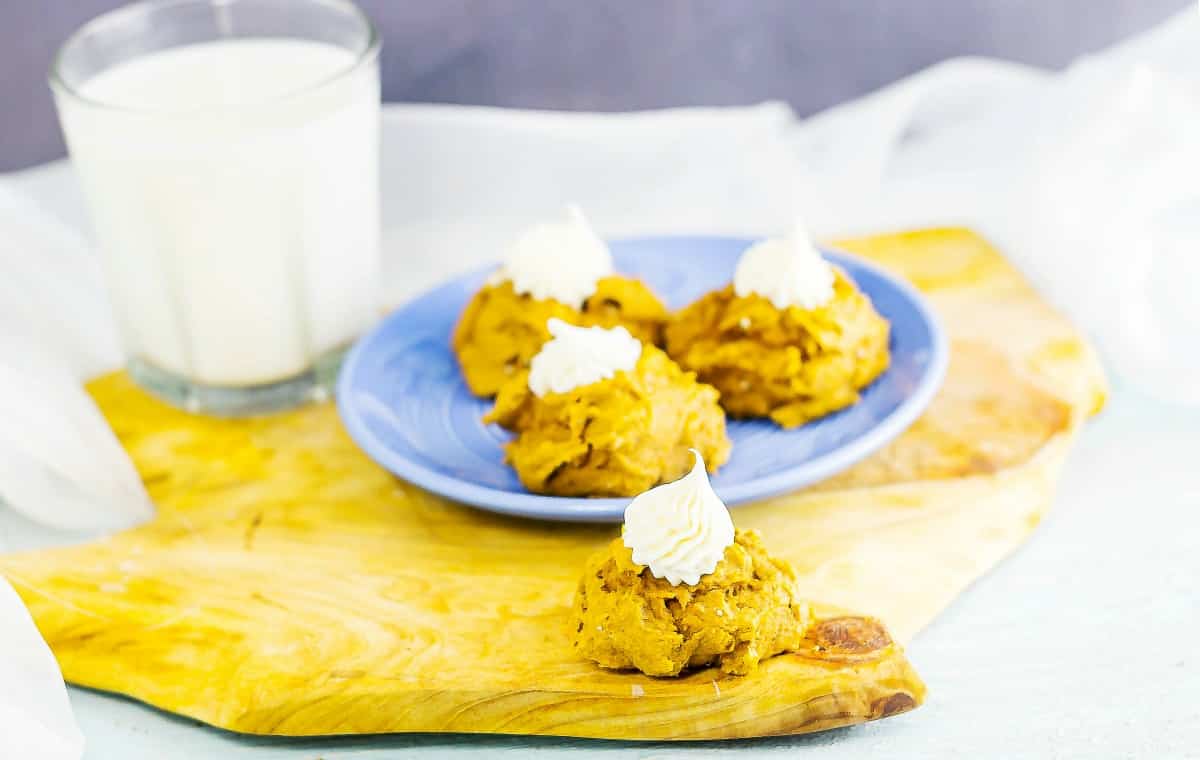 Pumpkin Spice Cookies with Vanilla Bean Frosting is an easy cake mix cookie recipe. Anyone can make this yummy melt in your mouth cookie.