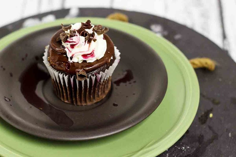 Simple Red Wine Cupcakes {The Best Cupcake Recipes}