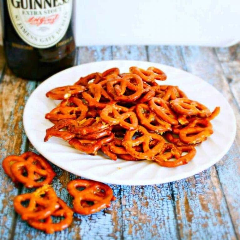 Honey Mustard Pretzels {Easy Football Snacks}