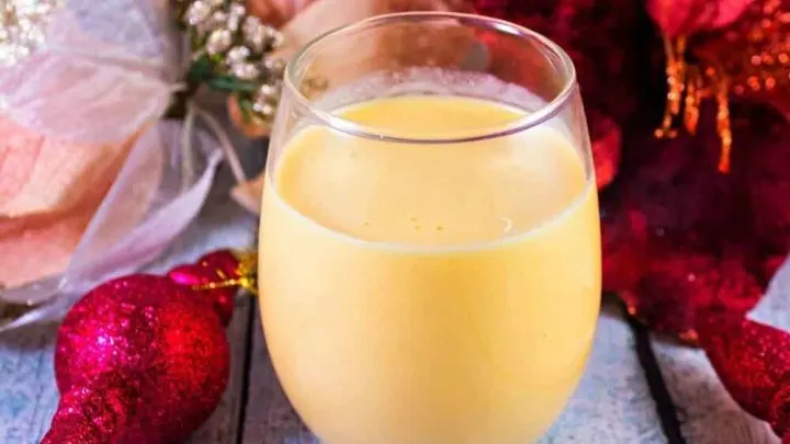The Yule Log Cocktail {Eggnog Cocktail With Fireball Whisky} TheYuleLogfromSeductionintheKitchen