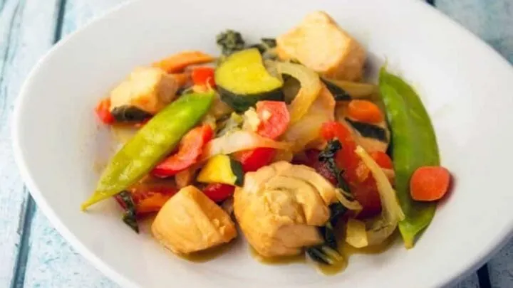 Citrus Salmon Stir Fry {Healthy Stir Fry Recipe} CitrusSalmonStirFry