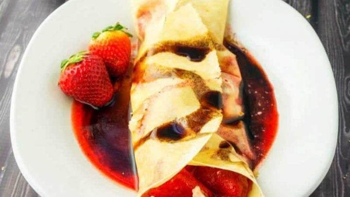 FriedStrawberryCheesecakeCrepesWithChocolateBalsamicDrizzle