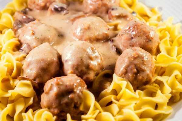 Slow Cooker Meatball Ranch Stroganoff 2