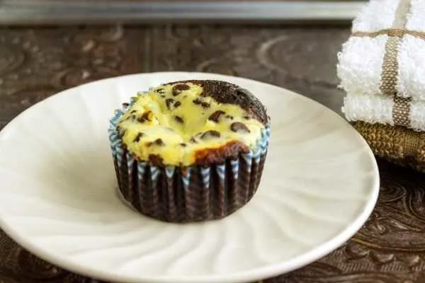 Chocolate Chip Cheesecake Muffins