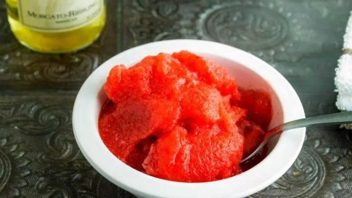 Strawberry Moscato Sorbet {No Ice Cream Machine Needed} Strawberry Moscato Sorbet
