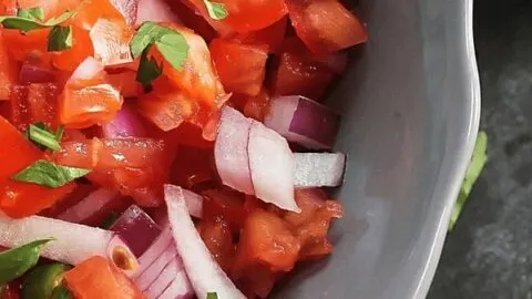 Simple Chunky Salsa Recipe {Pico de Gallo Salsa} SimpleChunkySalsaSeductionInTheKitchenNewPinterest