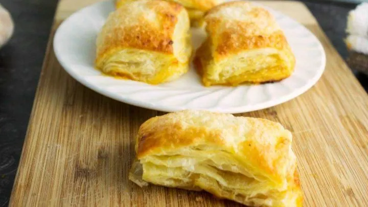 Apricot Passion Fruit Puffs: Easy Pastry To Bake Apricot Passion Fruit Puffs