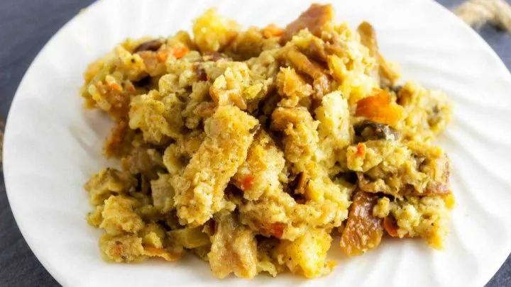 Cajun Crawfish Dressing {A Southern Holiday Side Dish} CajunCrawfishDressing