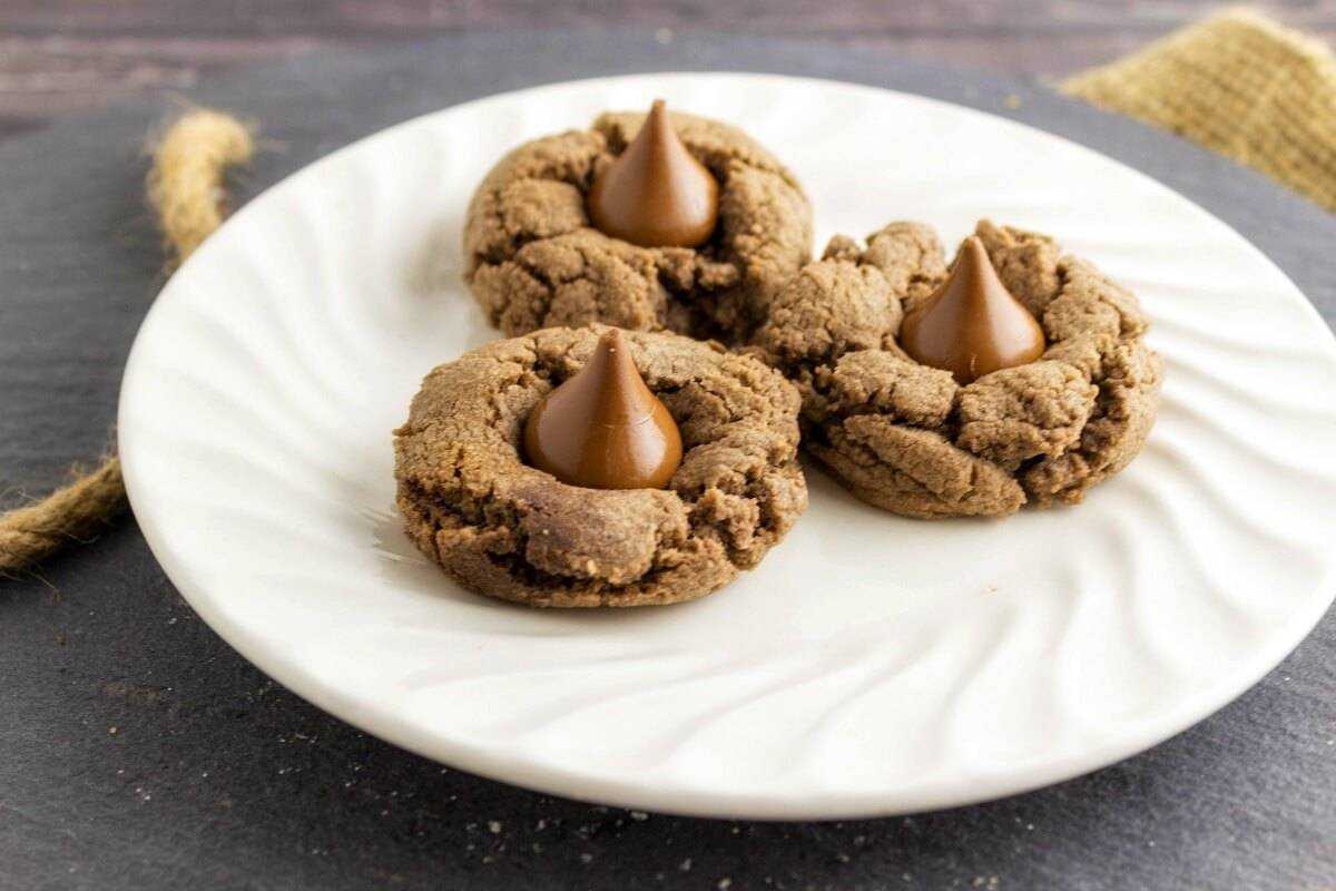 Chocolate Cookie Butter Blossoms