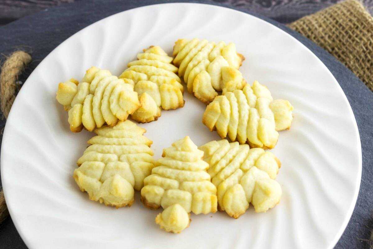 Maple Chai Spritz Cookies