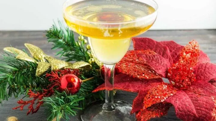 Sugar Plum Fairy Cocktail {Sugar Plums Your Glass} Sugar Plum Fairy Cocktail