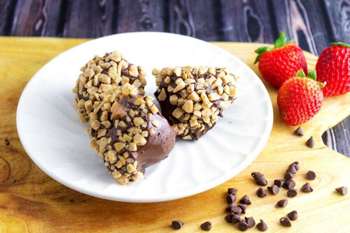 Chocolate Covered Snickers Strawberries from Seduction in the Kitchen