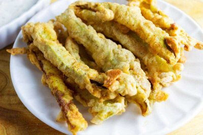Dill Pickle Fries {Deep Fried Pickles That Like French Fries}