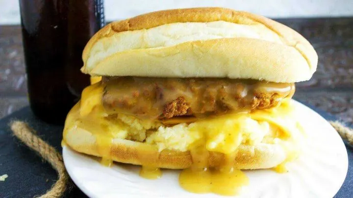 Sunday Chicken Dinner On A Bun {Ultimate Fried Chicken Sandwich} SundayChickenDinnerOnABun