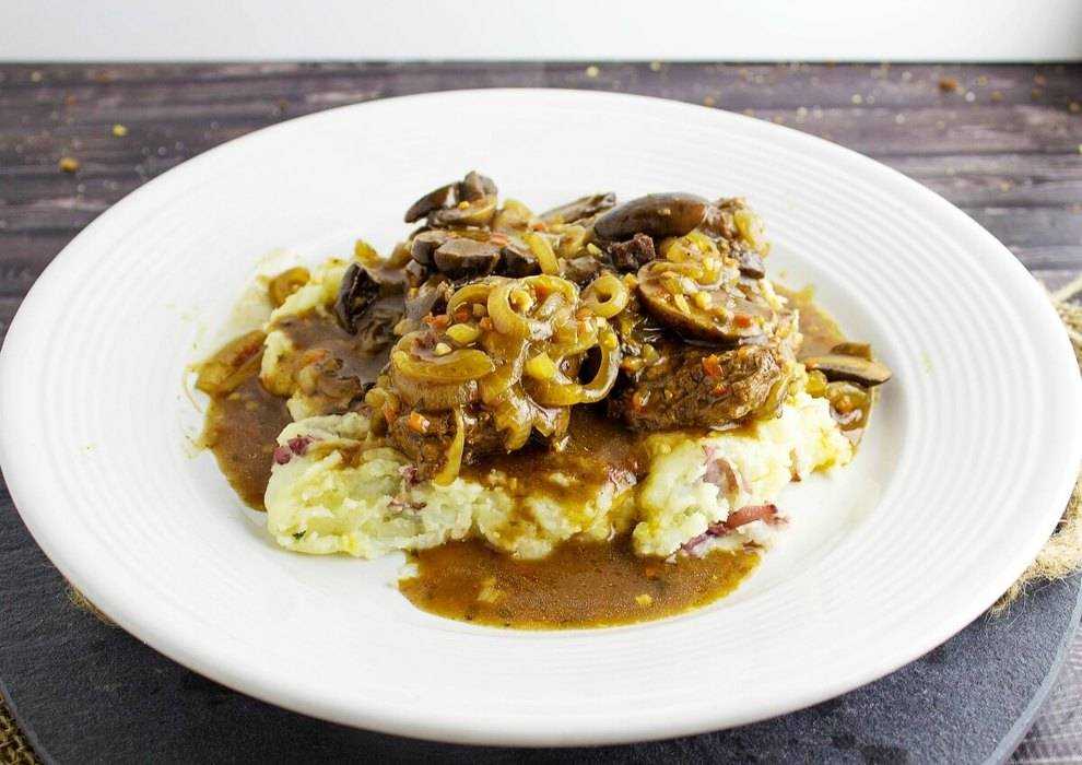 Mushroom and Onion Smothered Cube Steak is easy to make and is perfect for a weekend dinner. Tender cube steak smothered with a gravy, mushrooms, and onions on top of mashed potatoes.