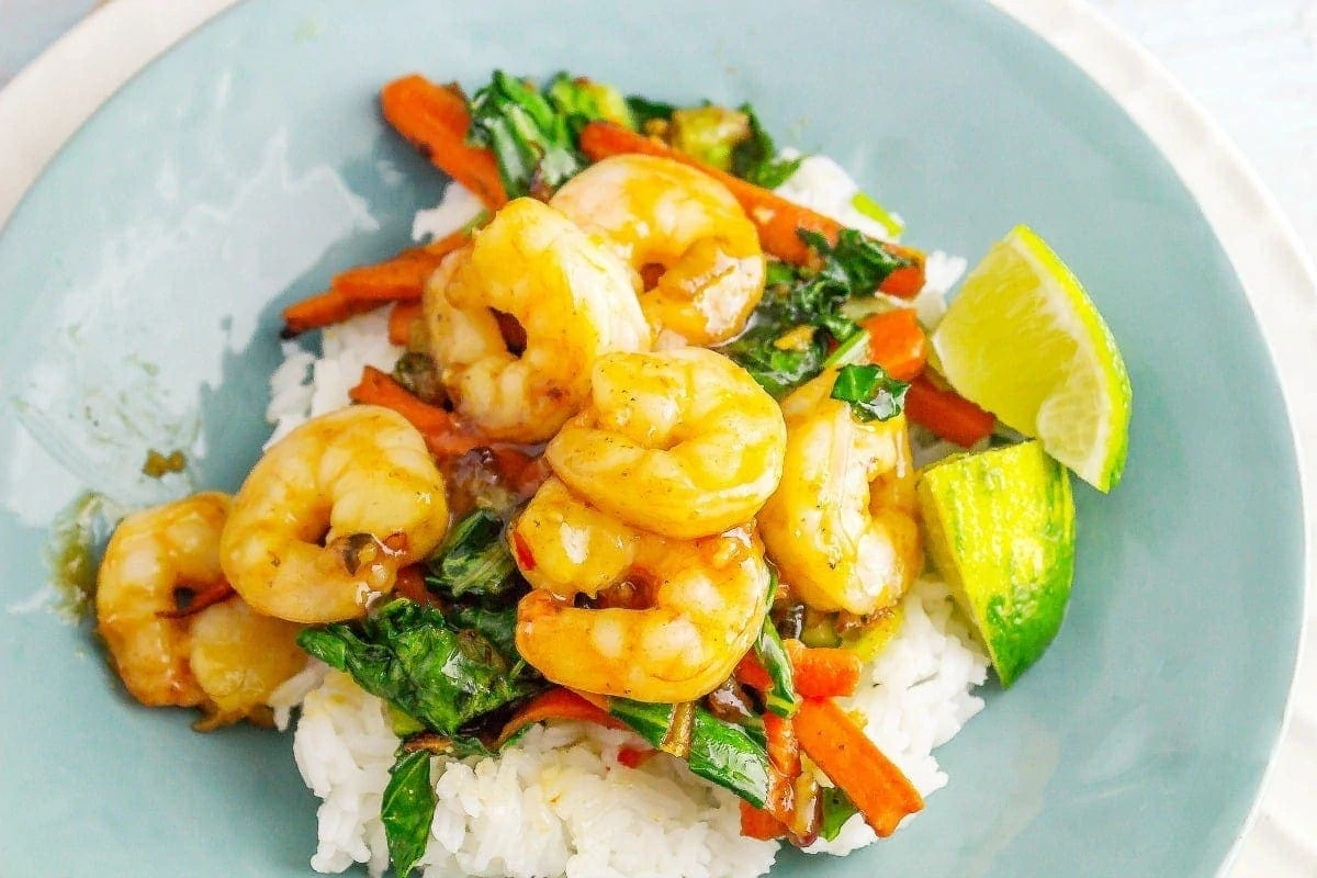 Sweet Chili Garlic Shrimp is a Thai inspired dish that is easy and only uses one pan to create this sweet and spicy dish! 