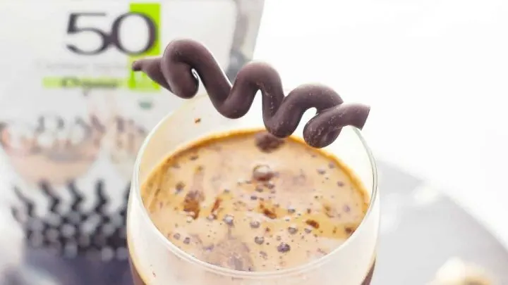 Chocolate Wine Smoothie {Chocolate and Wine In A Smoothie} ChocolateWineSmoothie