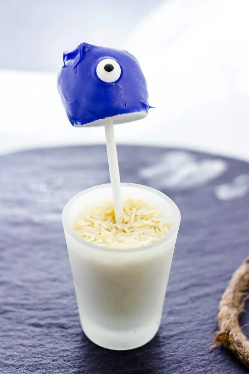 Monster Pops is a 3 ingredient treat that is fun to make with your kids and is perfect for Halloween parties as well!