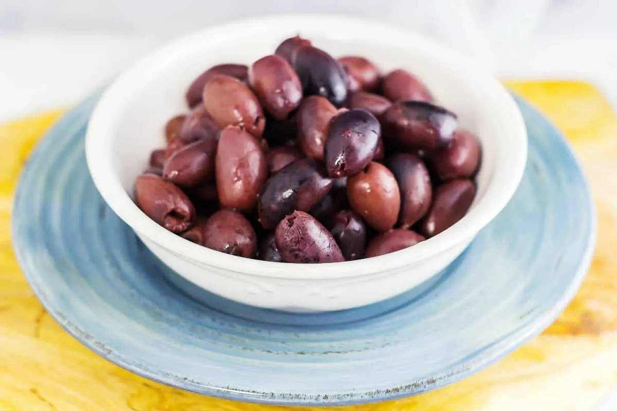 Marinated Olives With Red Wine Vinaigrette 