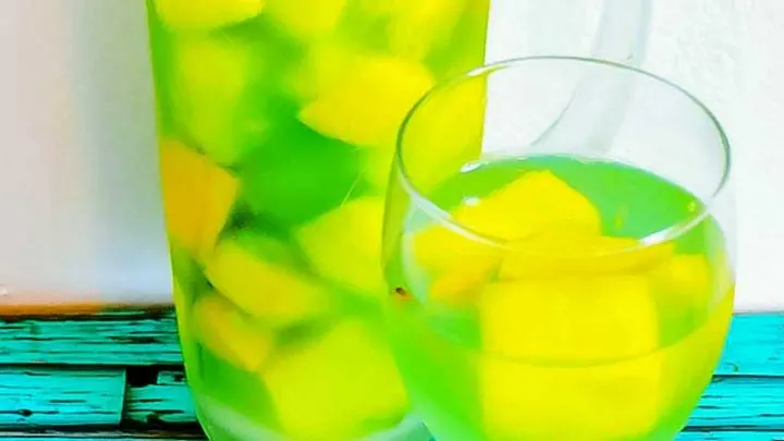 Tropical Lagoon Sangria {The Summer Sangria Recipe} Tropical Lagoon Sangria