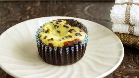 Chocolate Chip Cheesecake Muffins