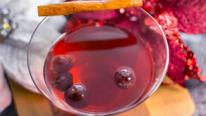 Dark Cherry Fireside Cider {Slow Cooker Christmas Wine} DarkCherryFiresideCider