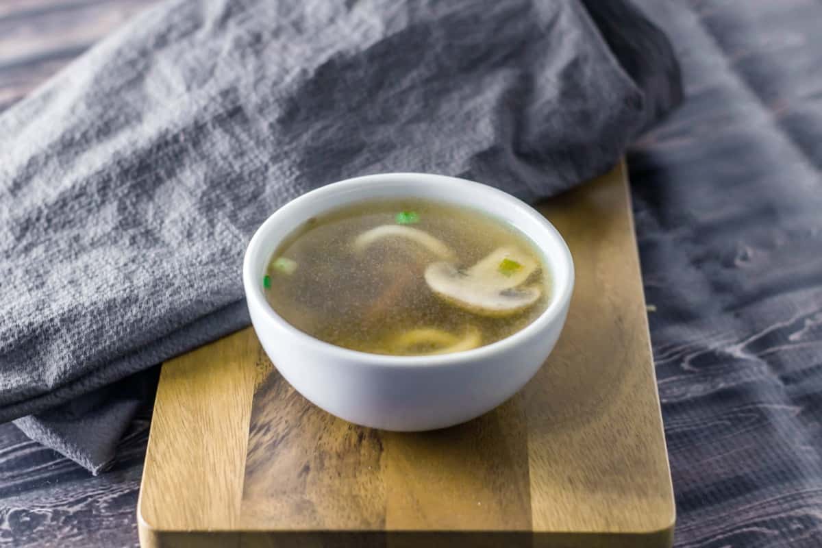 Japanese Onion Mushroom Udon Soup is a wonderful Oriental flavored simple soup that you can make within 15 minutes. This soup will warm you up on the chilliest of nights.