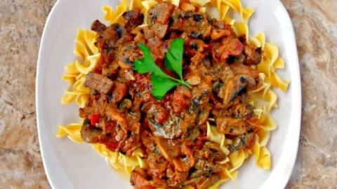 Mushroom Bacon Paprikash {Surprising Bacon Twist} MushroomBaconPaprikash