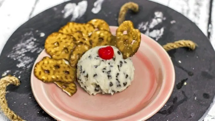 Chocolate Chip Cheese Ball {Effortless Cheese Ball Recipe} ChocolateChipCheeseBall