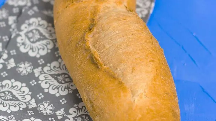 French Baguette Bread {Homemade Crusty Bread} FrenchBaguetteBreadSeductionInTheKitchen