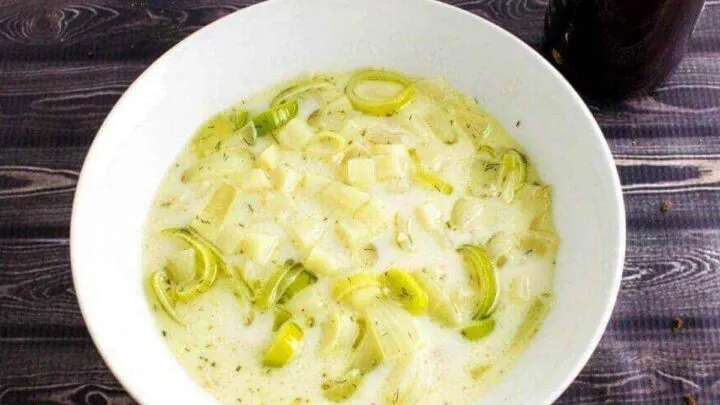 Irish Potato Leek Soup {Easy Soup For St Patrick's Day} Irish Potato soup