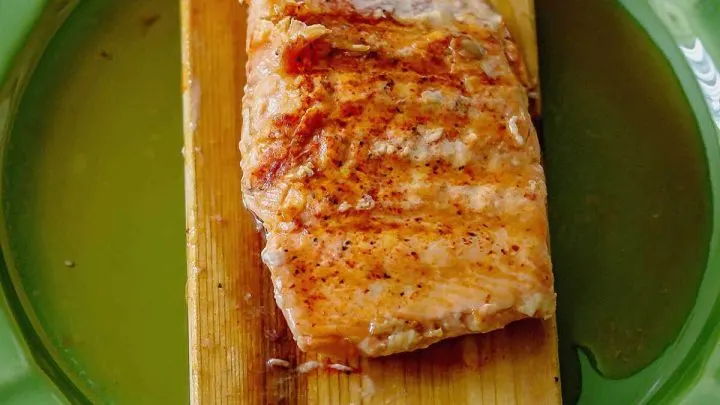 Spiced Maple Salmon {Easy Cedar Plank Salmon} Spiced Maple Salmon