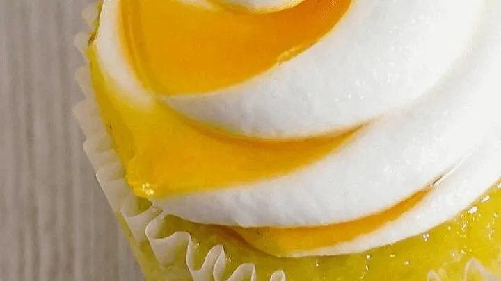 Creamsicle Cupcakes {Dreamy Summer Cupcakes} CreamsicleCupcakes