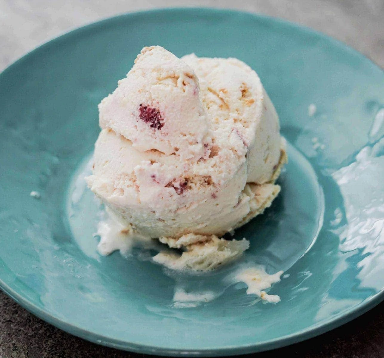 https://www.seductioninthekitchen.com/wp-content/uploads/2018/07/No-Churn-Raspberr-Moscato-Wine-Ice-Cream-3.jpg.webp