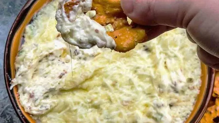 Warm Bacon Cheese Dip {Fast and Easy Dip Recipe} Warm Bacon Cheese Dip