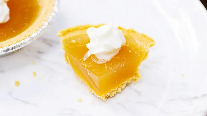 Apple Pie Jello Shots {Fun Fireball Jello Shot} Apple Pie Jello Shot