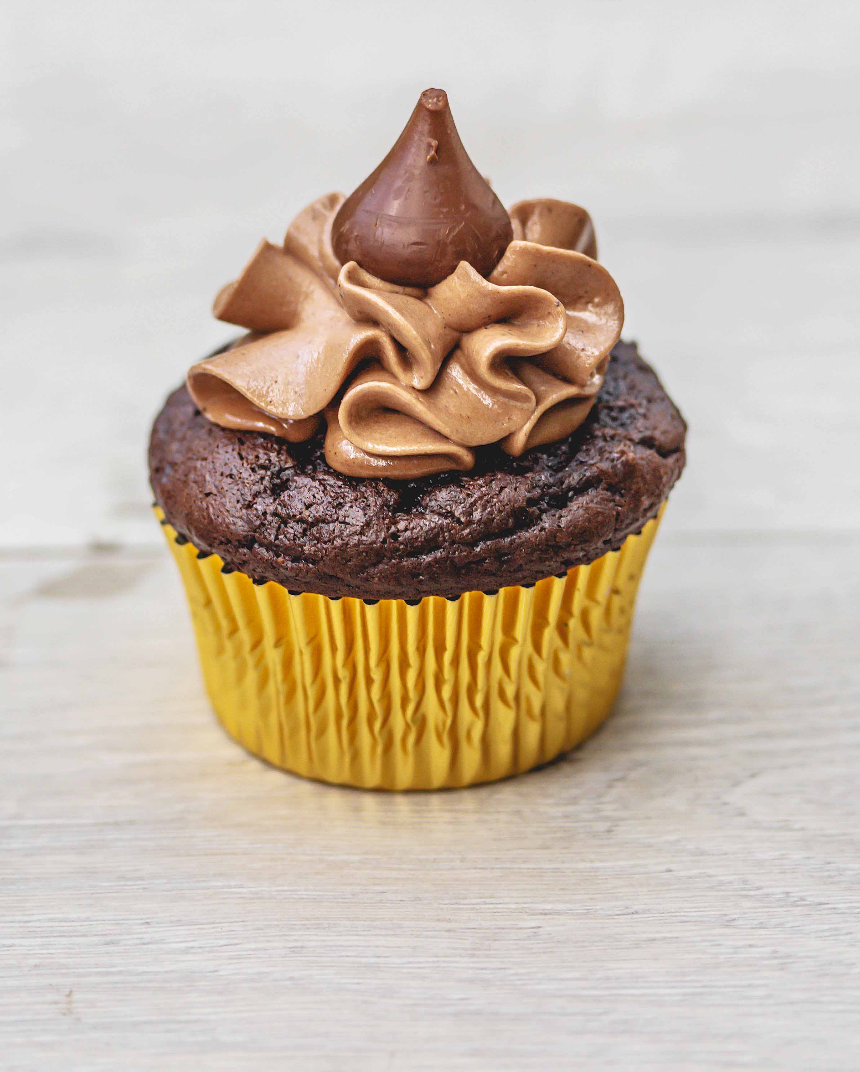 Kiss-of-Chocolate-Cupcakes-2