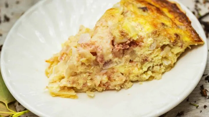 Simple Corned Beef Hash Quiche {The Best Quiche Recipe} corned beef hash quiche scaled