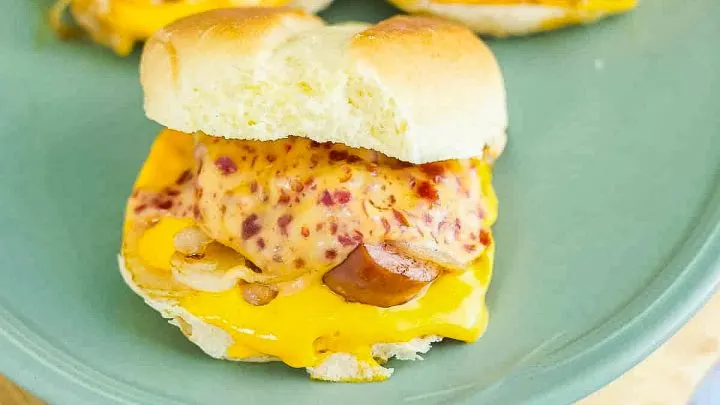 Cheesy Pepperoni Bratwurst Sliders {Game Day Food} cheesy pepperoni bratwurst sliders