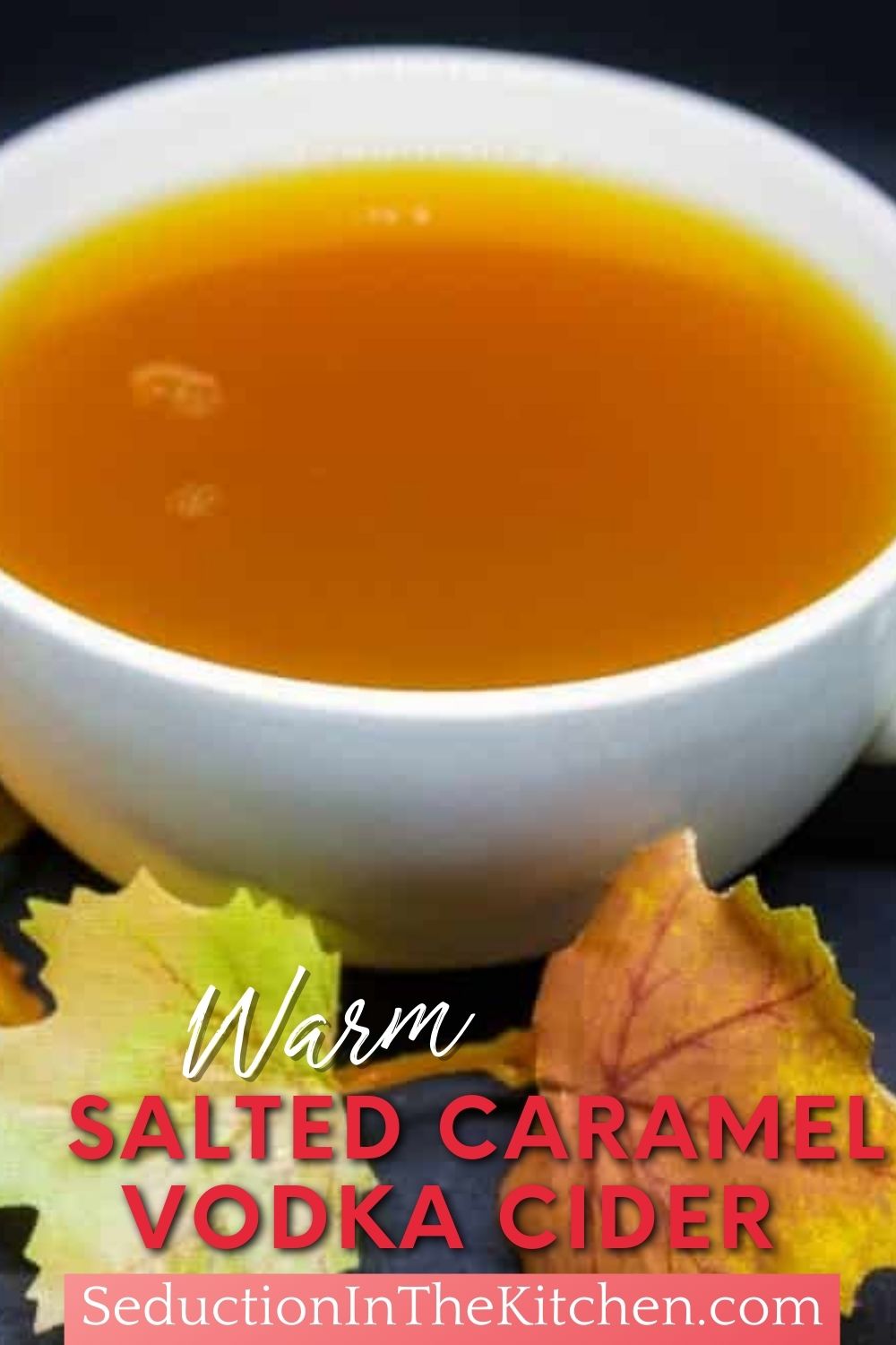 Warm Salted Caramel Vodka Cider {Fall Alcoholic Drinks}