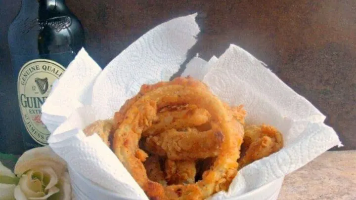 BBQ Battered Onion Rings {Simple Homemade Onion Rings} BBQ Battered Onion Rings large