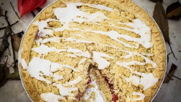 cherry streusel pie  scaled