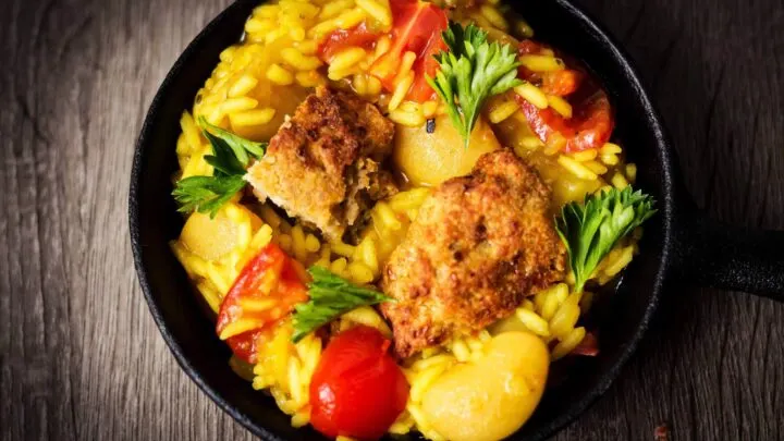 Chicken and Butter Bean Paella {A Southern Recipe} Butterbean Chicken Paella scaled