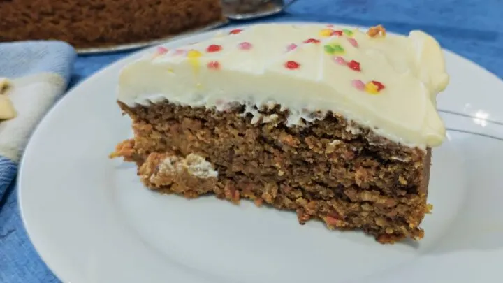 Old Fashion Apple Cake {Easy Moist Apple Cake} Old Fashion Apple Cake